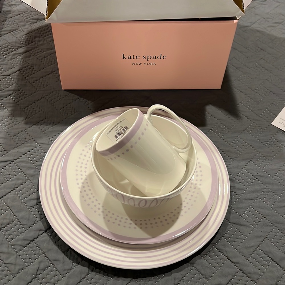 New 4 piece place setting